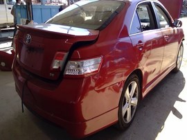 2010 TOYOTA CAMRY, RED, SE MODEL, 2.5L, AT,     Z26520